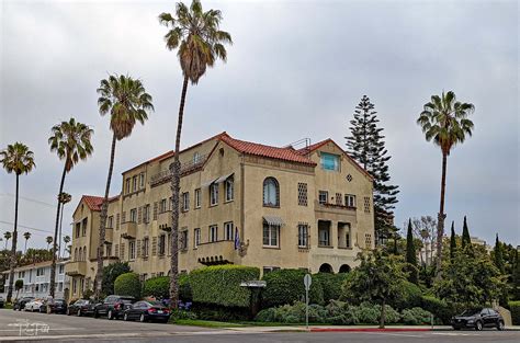 embassy suites santa monica pier.